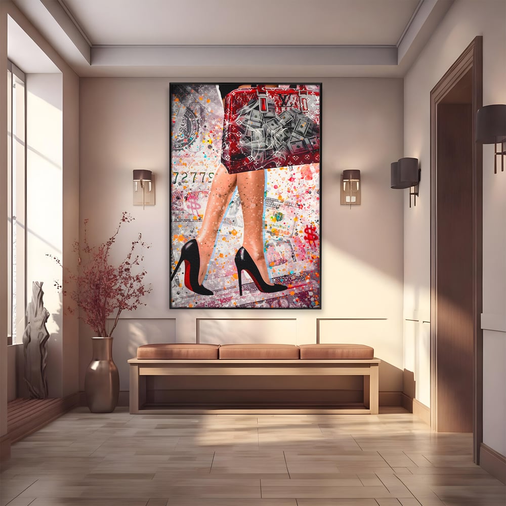 Tablou canvas cu tablou canvas cu silueta feminina si geanta rosie, in rama de aluminiu negru
